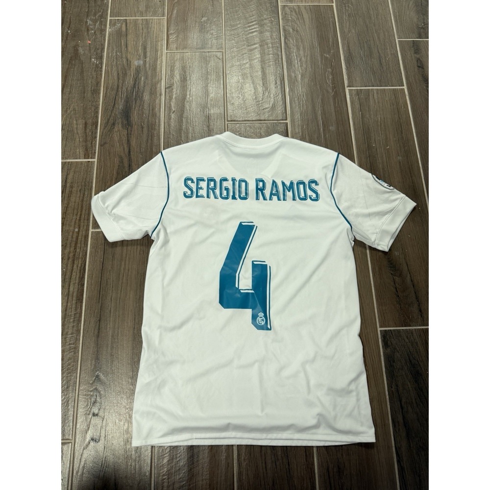 Adidas Men's Real Madrid 2017-18 Sergio Ramos #4 Home Soccer Jersey Sz Small